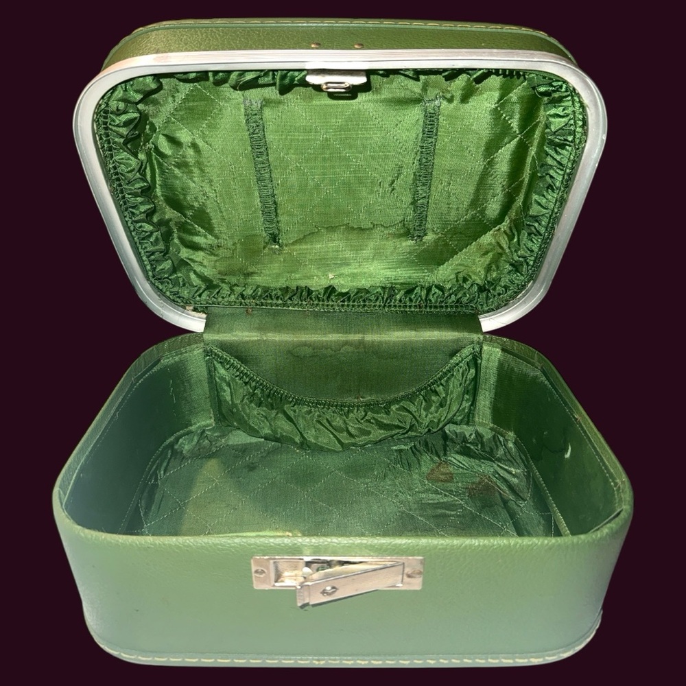 Vintage Trojan Brand Train\Make-up Travel Case - Picture 7 of 10